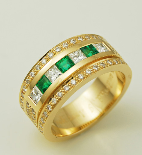 princess cut emarald diamond and yellow gold ring adelaide